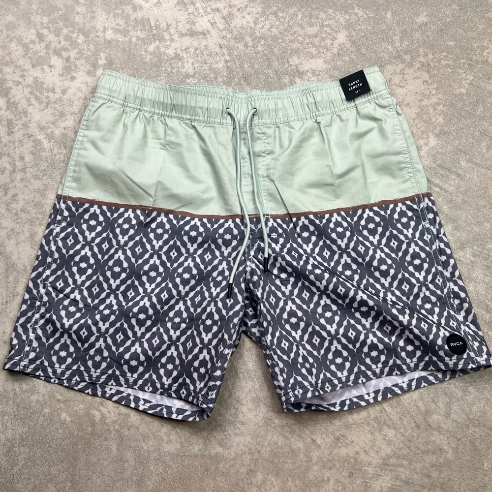 RVCA COUNTY BOARD SHORTS 17”